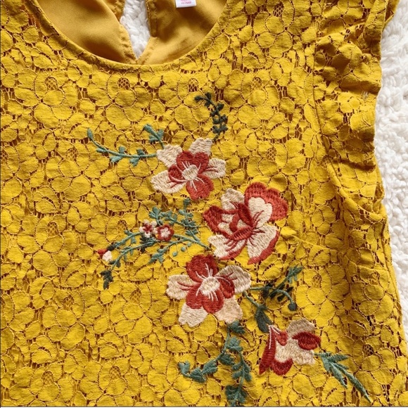 Mustard Xhilaration Top 💛 Size Medium - Picture 3 of 6